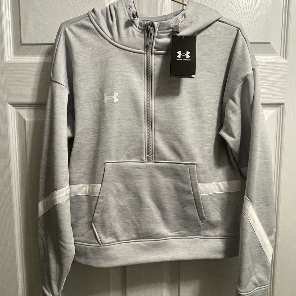 Women’s Medium Under Armour half zip pullover hoodie (short)